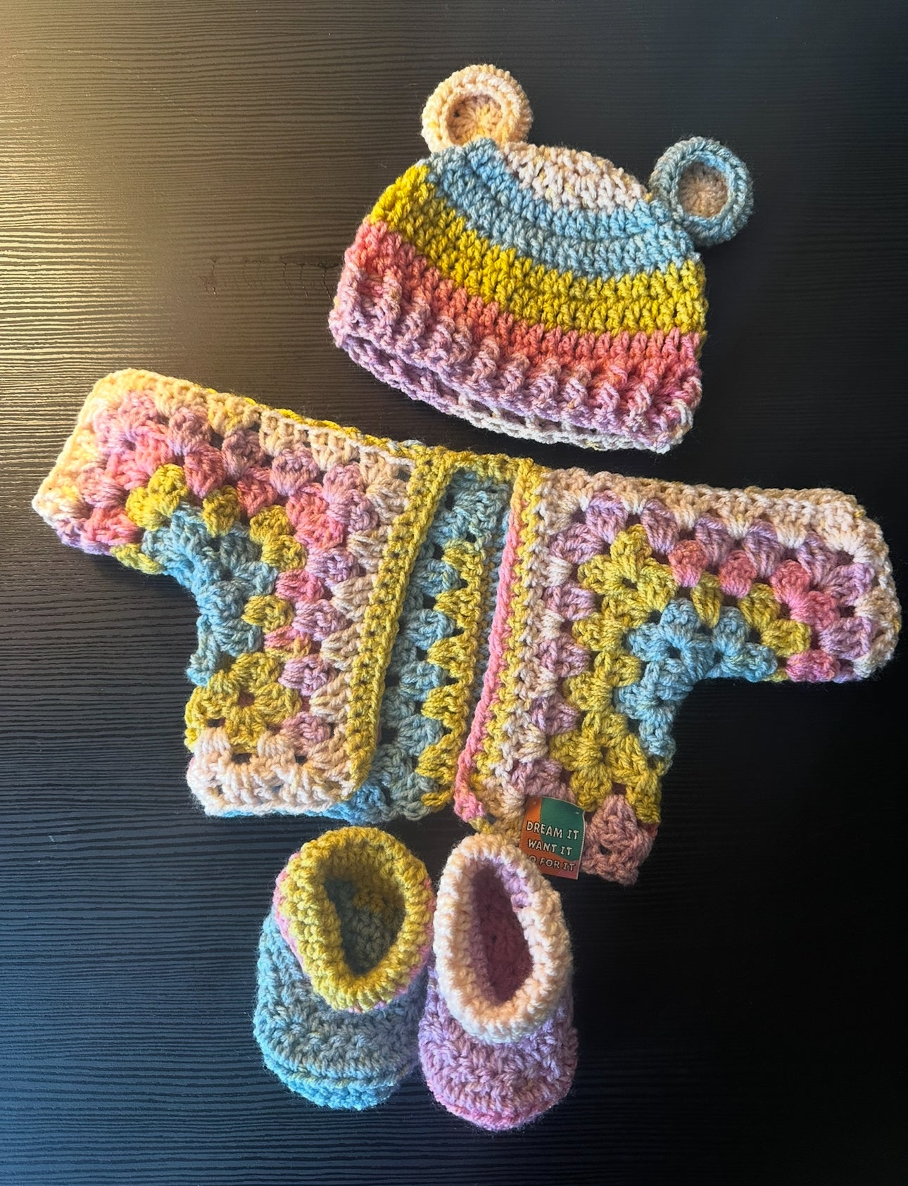 Multicoloured Newborn Set